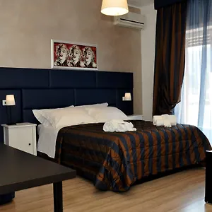 *** Couette-café Check-inn Italie